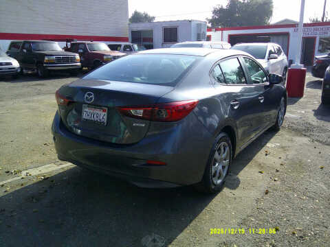 2015 Mazda MAZDA3 i Sport