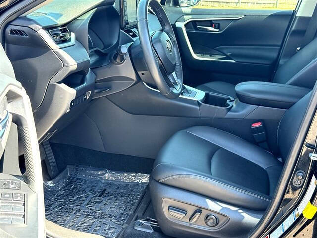 2022 Toyota RAV4 Hybrid XLE Premium