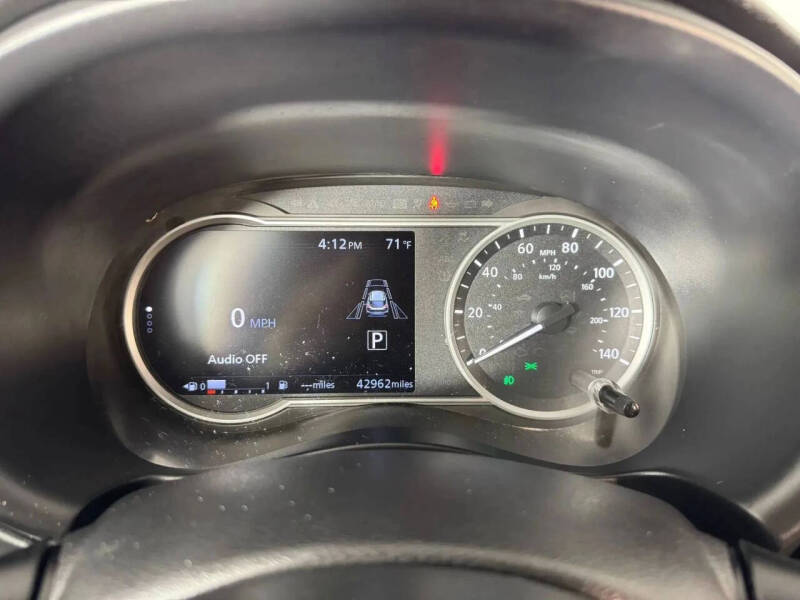 2020 Nissan Kicks SR