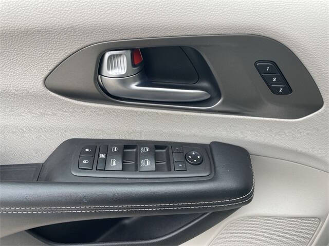 2021 Chrysler Pacifica Touring L