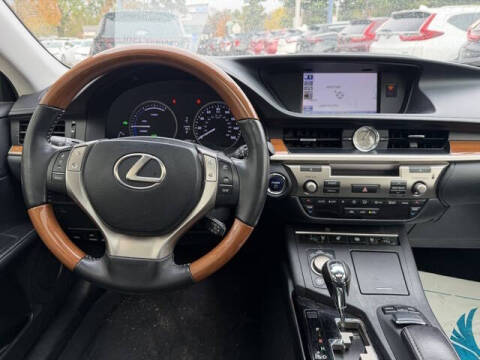 2013 Lexus ES 300h