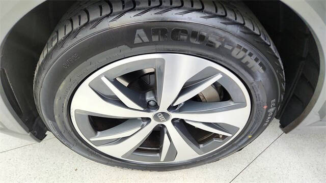 2024 Audi Q8 e-tron quattro Premium