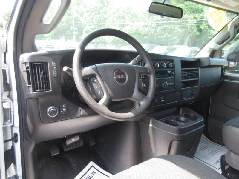 2025 GMC Savana 2500