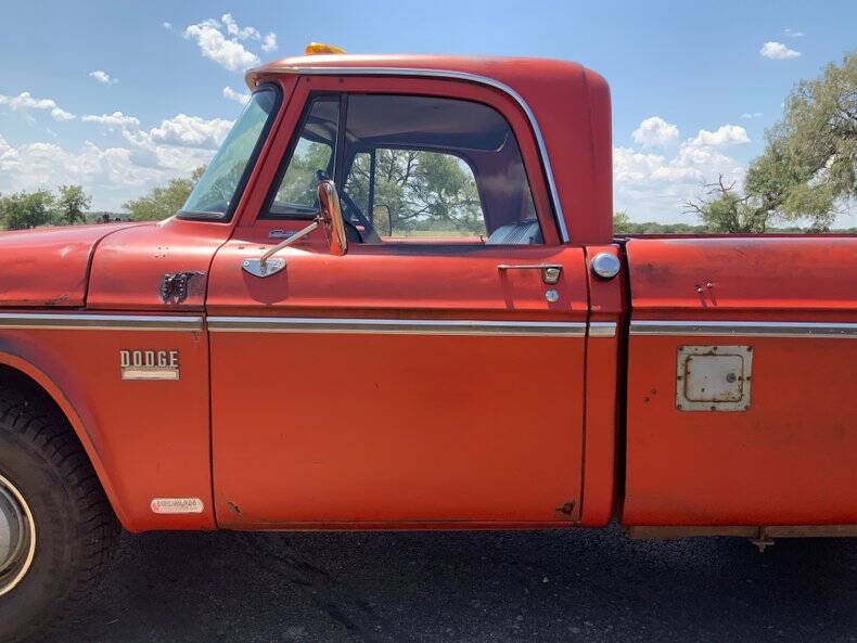 1969 Dodge D200 Pickup