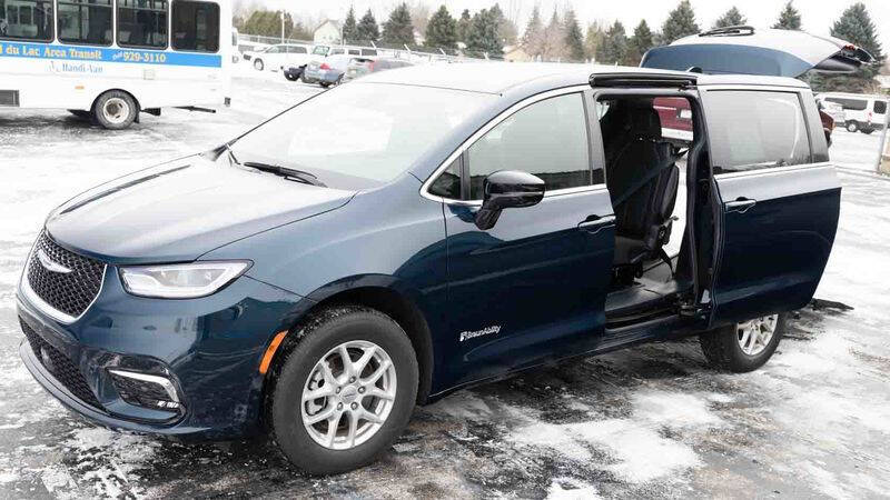 2024 Chrysler Pacifica Touring