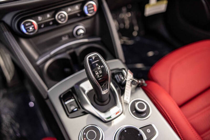 2025 Alfa Romeo Stelvio