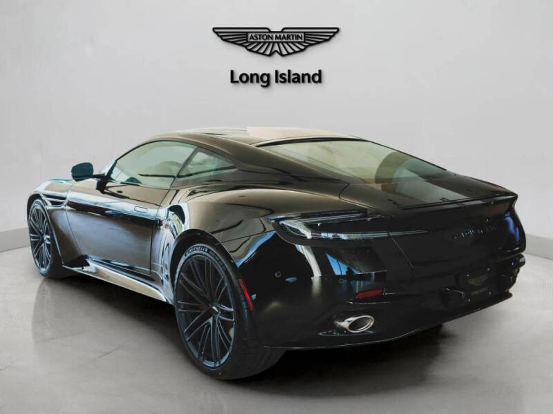 2025 Aston Martin DB12 V8