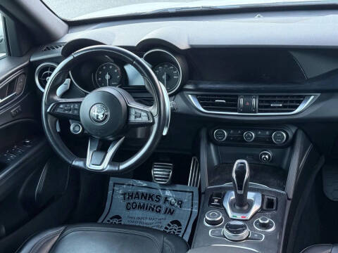 2022 Alfa Romeo Stelvio Sprint