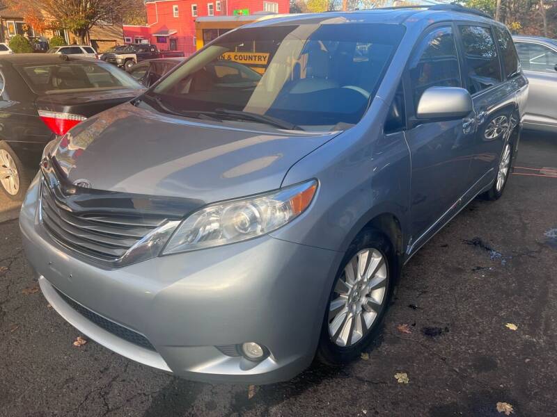 2013 Toyota Sienna for sale at Discount Auto Sales & Services in Paterson NJ