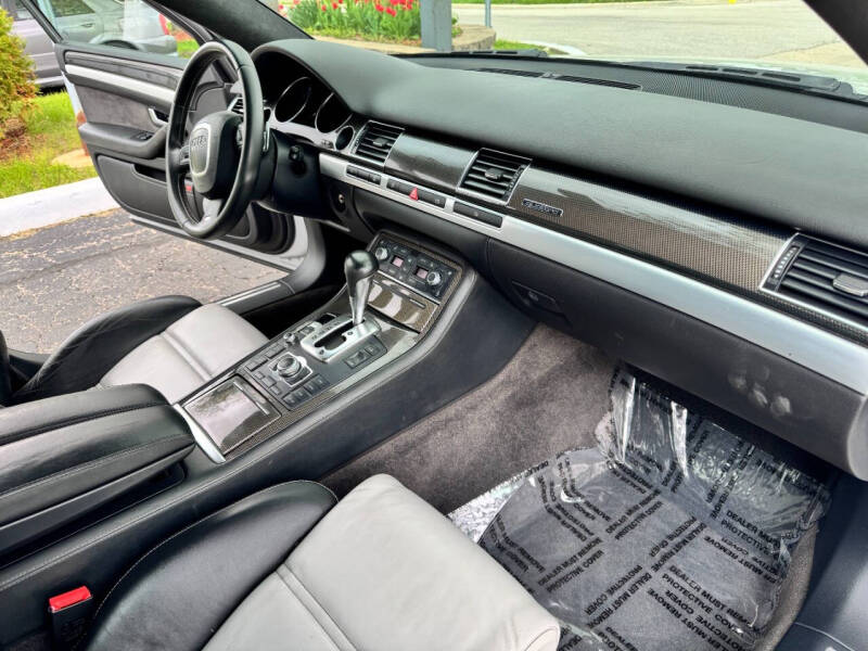 2007 Audi S8 quattro