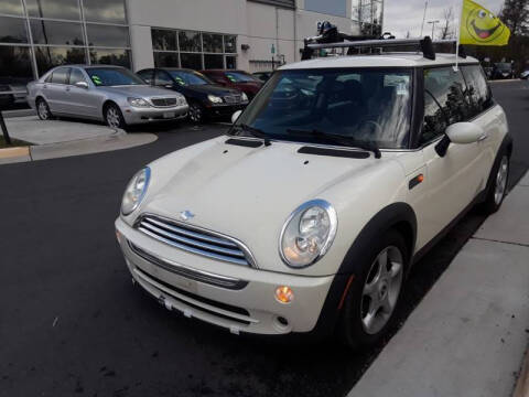 2005 MINI Cooper for sale at M & M Auto Brokers in Chantilly VA