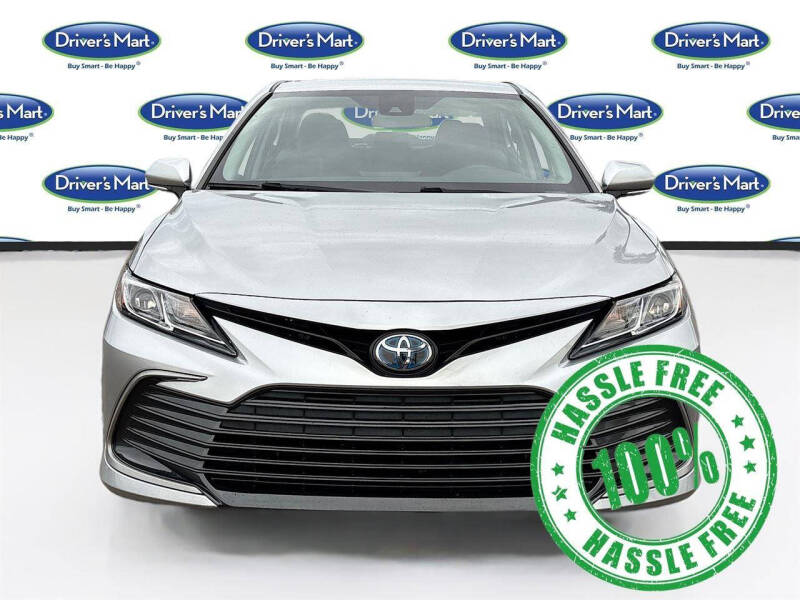 2022 Toyota Camry Hybrid LE