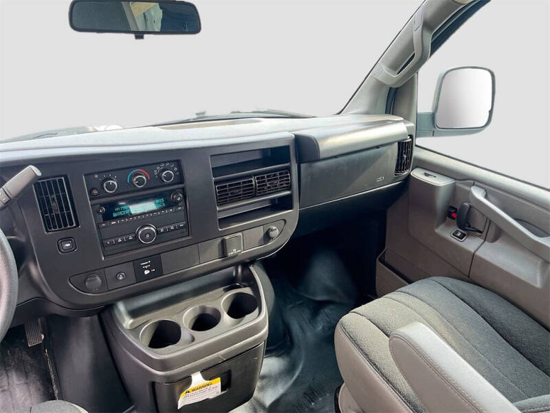 2023 Chevrolet Express 2500