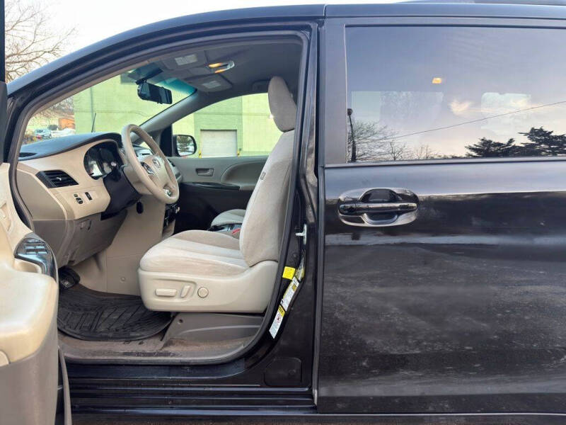2012 Toyota Sienna