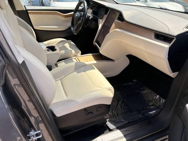 2019 Tesla Model X Standard Range