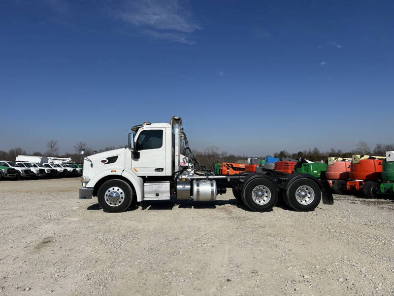 2019 Peterbilt 567 Road Tractor