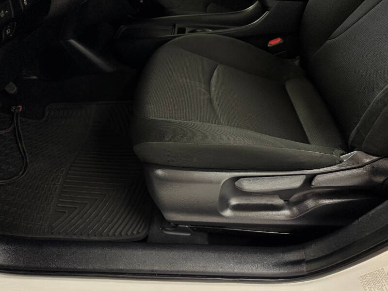 2019 Toyota Prius L Eco