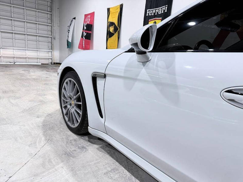2016 Porsche Panamera