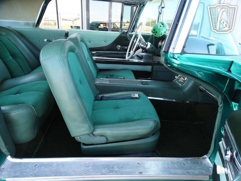 1960 Ford Thunderbird