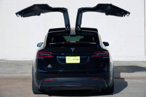 2023 Tesla Model X Standard Range