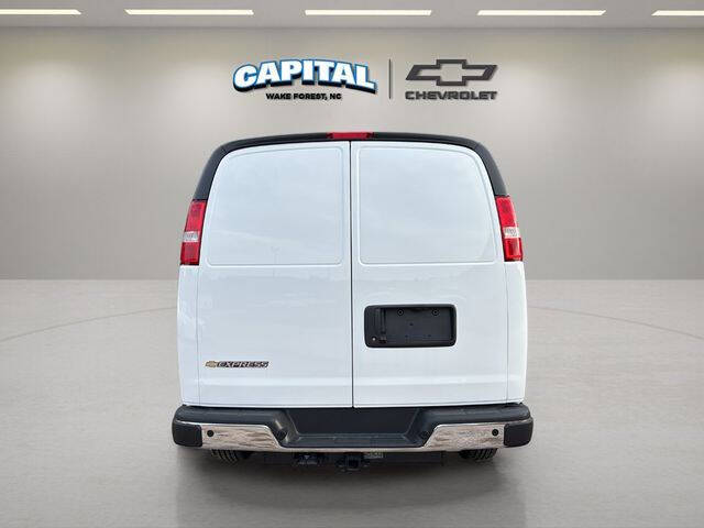 2025 Chevrolet Express 2500