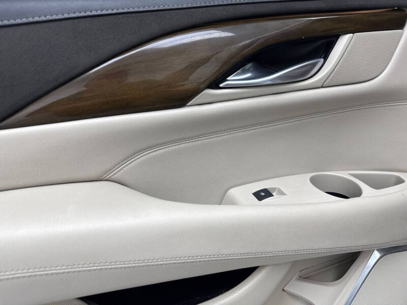 2018 Cadillac Escalade Luxury