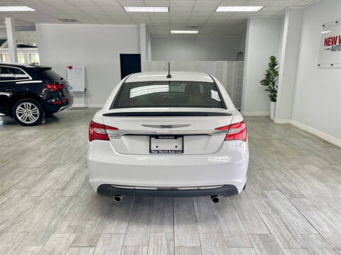 2012 Chrysler 200 Touring
