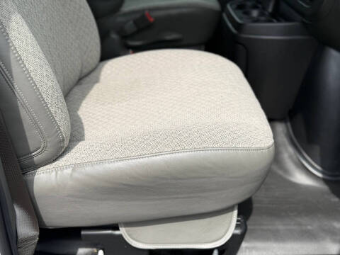 2022 Chevrolet Express 2500