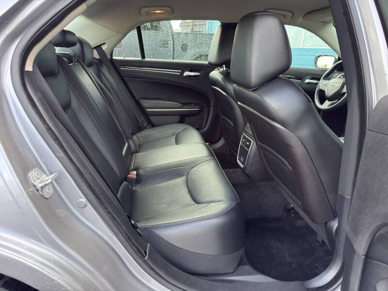 2015 Chrysler 300 Limited