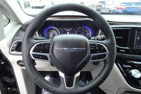 2024 Chrysler Voyager LX