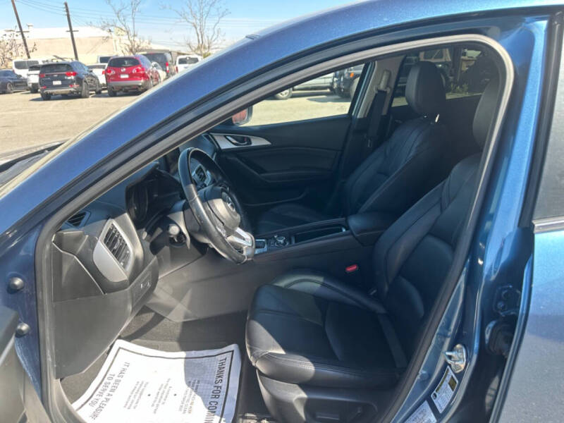 2017 Mazda MAZDA3 Touring