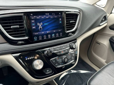 2018 Chrysler Pacifica Hybrid Limited