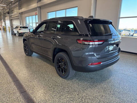 2026 Jeep Grand Cherokee Altitude