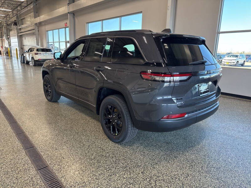 2026 Jeep Grand Cherokee Altitude