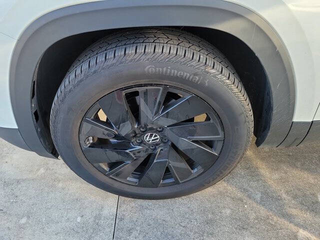 2025 Volkswagen Atlas Cross Sport SE