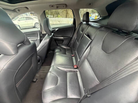 2015 Volvo XC60 T5 Drive-E Platinum