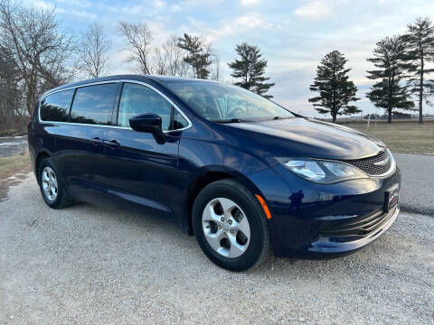 2017 Chrysler Pacifica for sale at BROTHERS AUTO SALES in Hampton IA