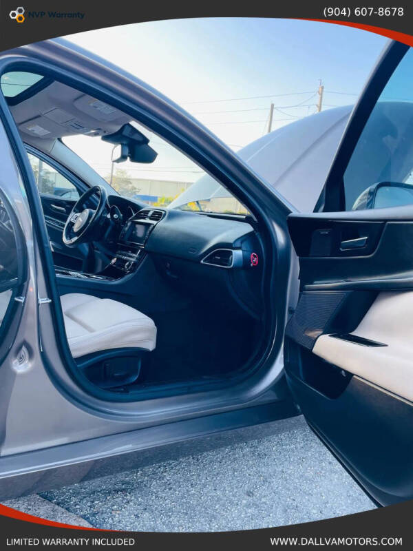 2017 Jaguar XE 25t Premium