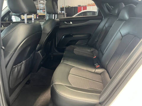 2022 Kia K5