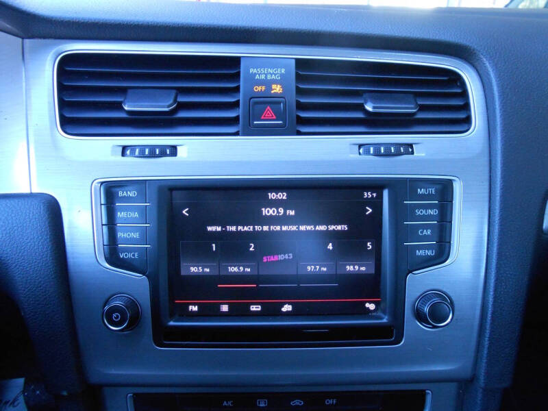 2016 Volkswagen Golf TSI S