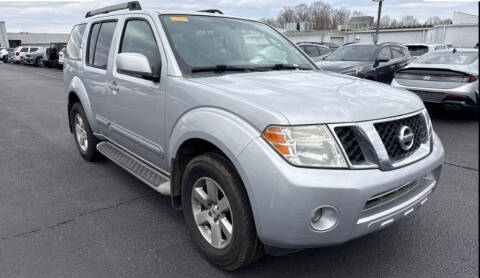 2011 Nissan Pathfinder LE