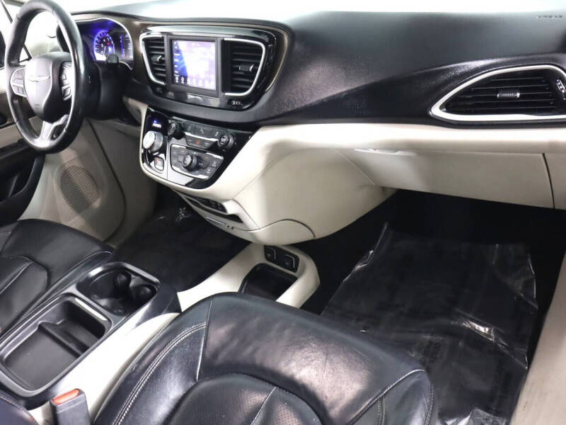 2019 Chrysler Pacifica Touring L