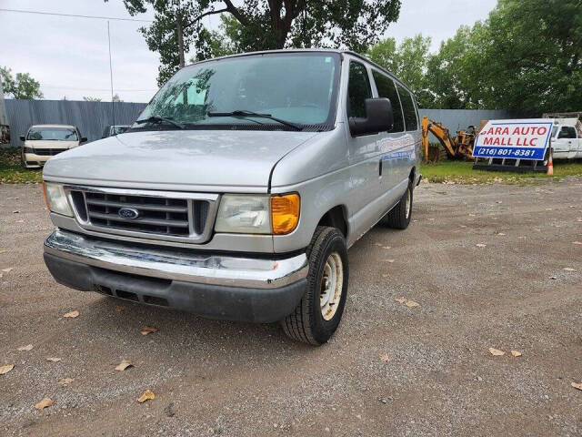 2005 Ford E-Series for sale at Sara Auto Mall, LLC in Cleveland, OH