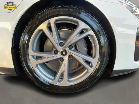 2022 Audi e-tron GT quattro Premium Plus