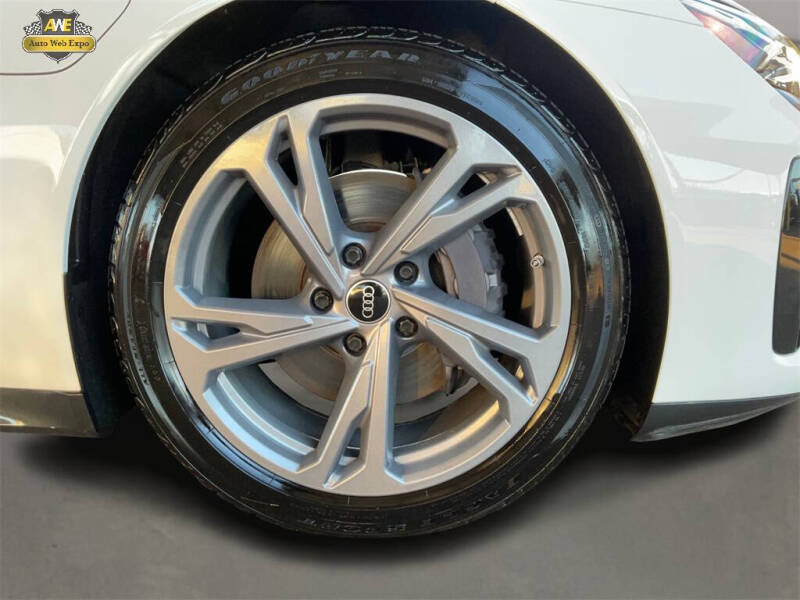 2022 Audi e-tron GT quattro Premium Plus