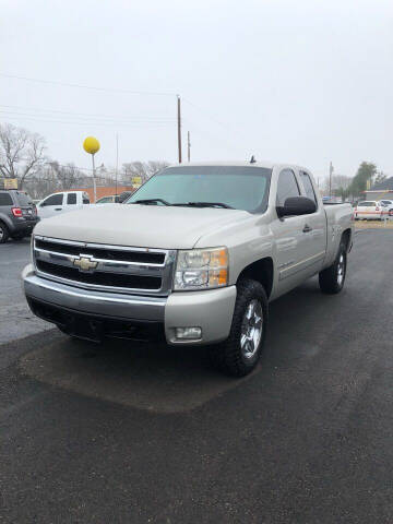 2007 Chevrolet Silverado 1500 for sale at Gator's Auto Sales in Garland TX