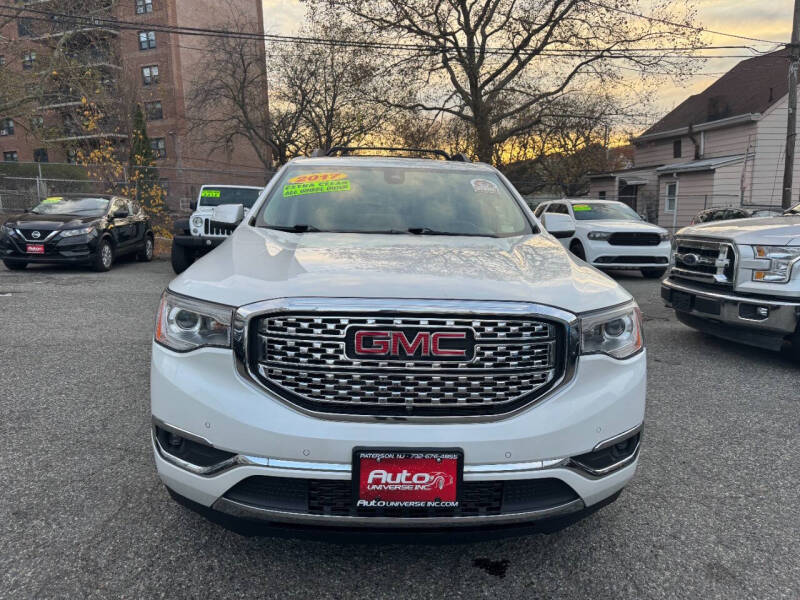 2017 GMC Acadia Denali photo 3