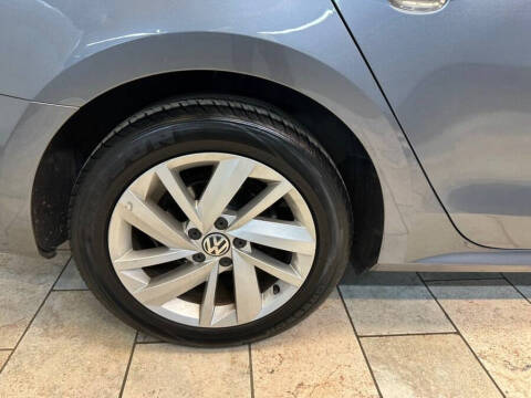 2018 Volkswagen Passat 2.0T SE