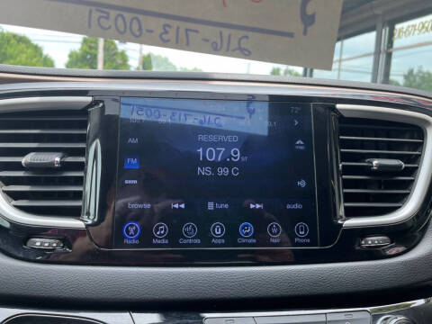 2017 Chrysler Pacifica Touring-L