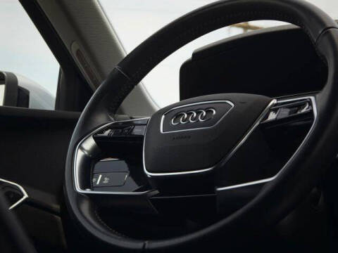 2019 Audi e-tron quattro Prestige